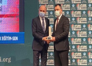 Türk Dünyası Eğitim Bilimleri ve Sosyal Bilimler Kongre’sine Yılın Türk Dünyası Etkinliği Ödülü Verildi.
