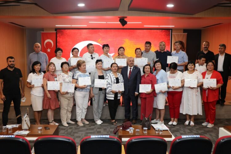 Kazakistan Uluslararası Pedagoglar Derneği’ne Bağlı Eğitim Yöneticileri ve Öğretmenler Sendikamızı Ziyaret Etti.