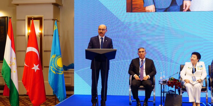 KAZAKİSTAN EĞİTİM SENDİKASININ KURULUŞUNUN 100. YIL KUTLAMALARINA KATILDIK