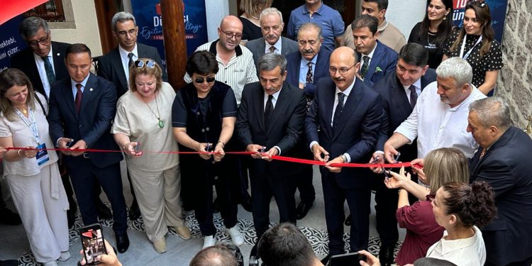 ULUSLARARASI AVRASYA EĞİTİM SENDİKALARI BİRLİĞİ’NİN HİZMET BİNASI ANKARA’DA AÇILDI